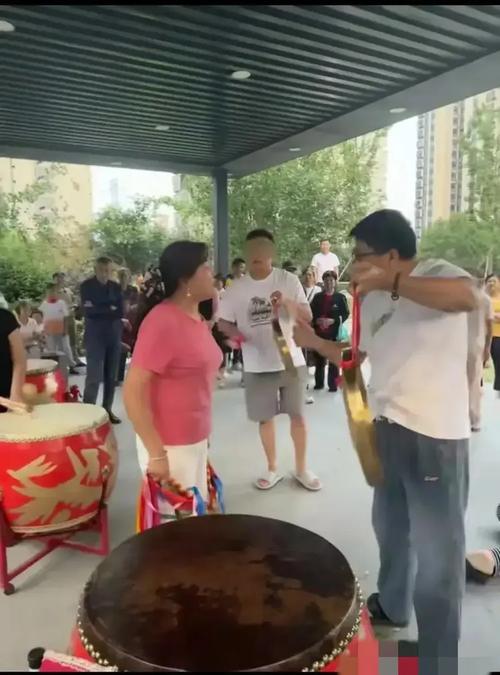 新澳今日开奖结果:大妈打鼓遭业主控诉